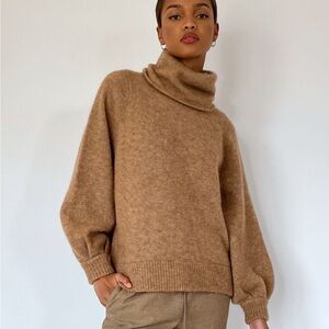 The Group Babaton Ardichie Sweater